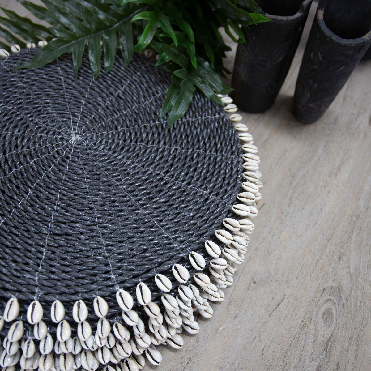 Shell Placemat - Black
