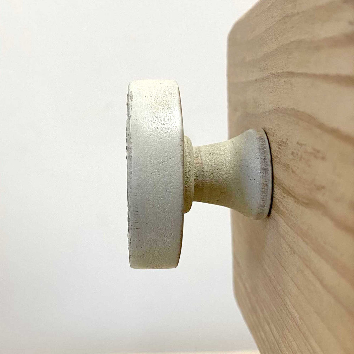 White Wash Whale Knob - 4.5cm
