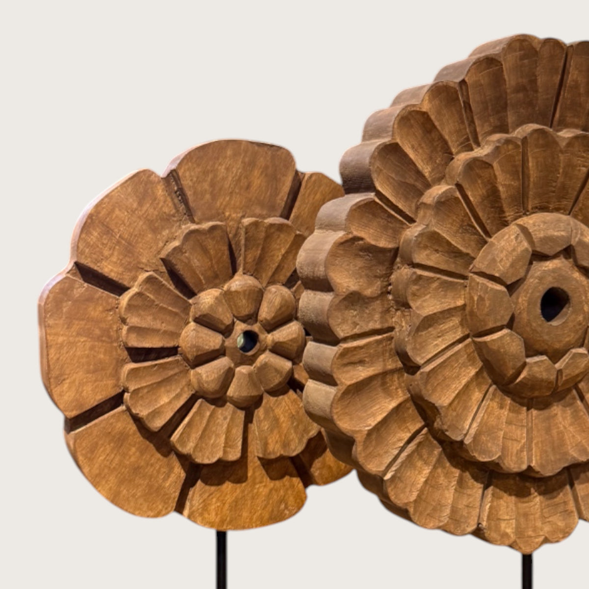 Carved Flower on Base - Large