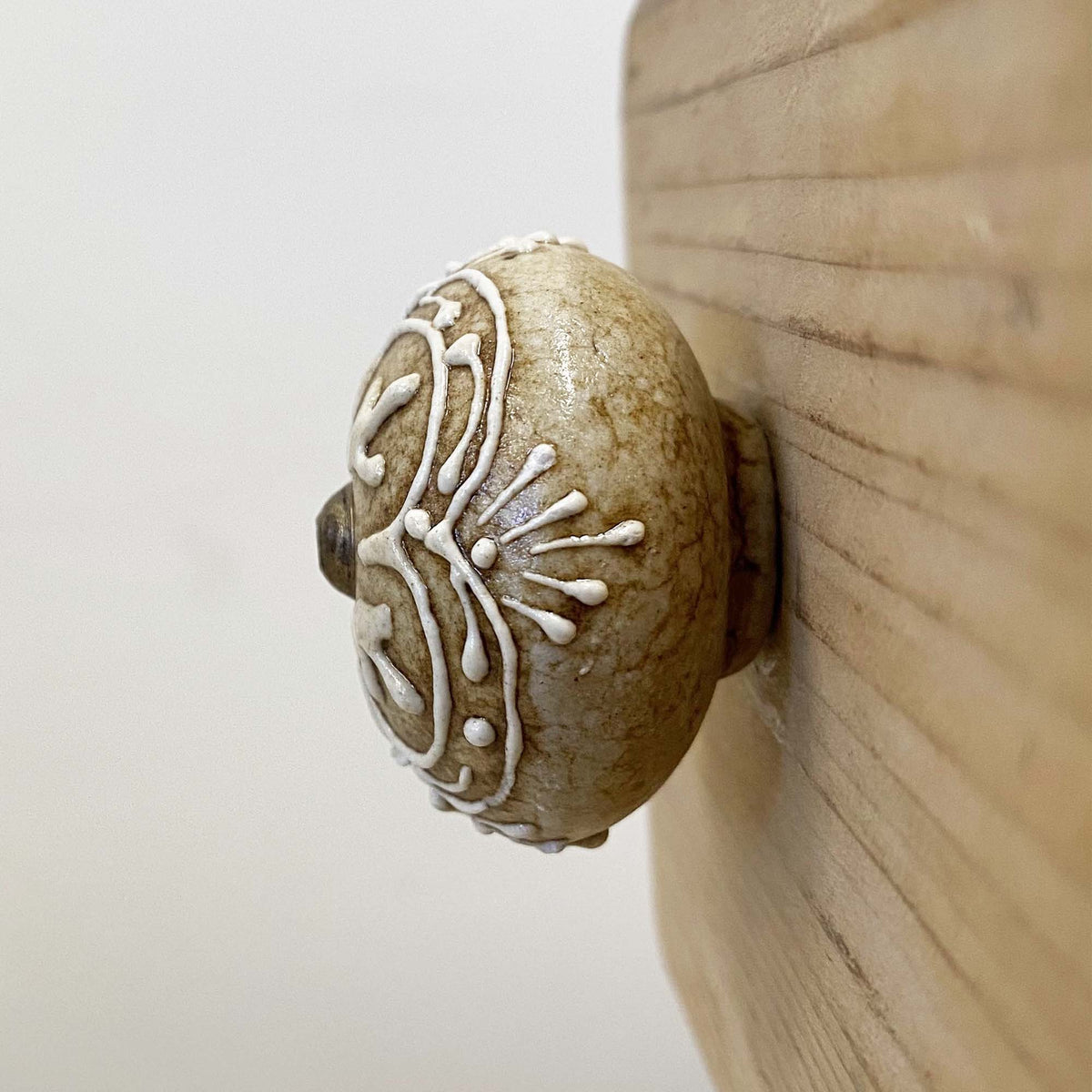Antique Beige Knob - 4.5cm