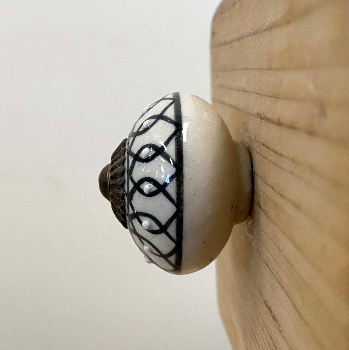 Grey Dotty Flower D Knob - 4.5cm