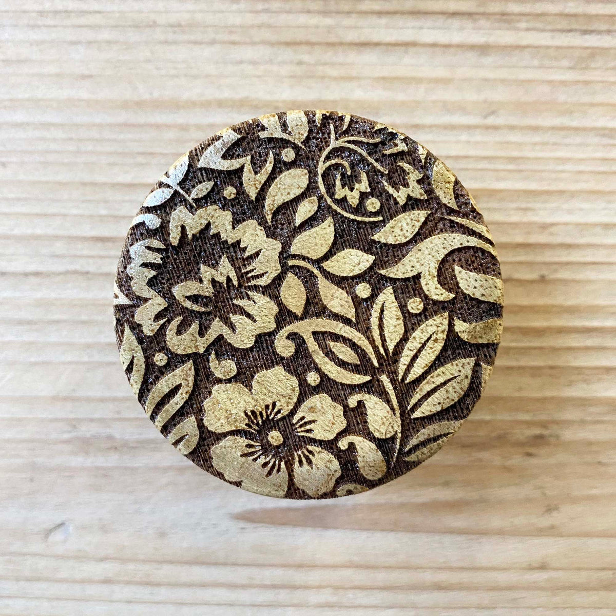 Stamped Hawaii Knob - 4.5cm