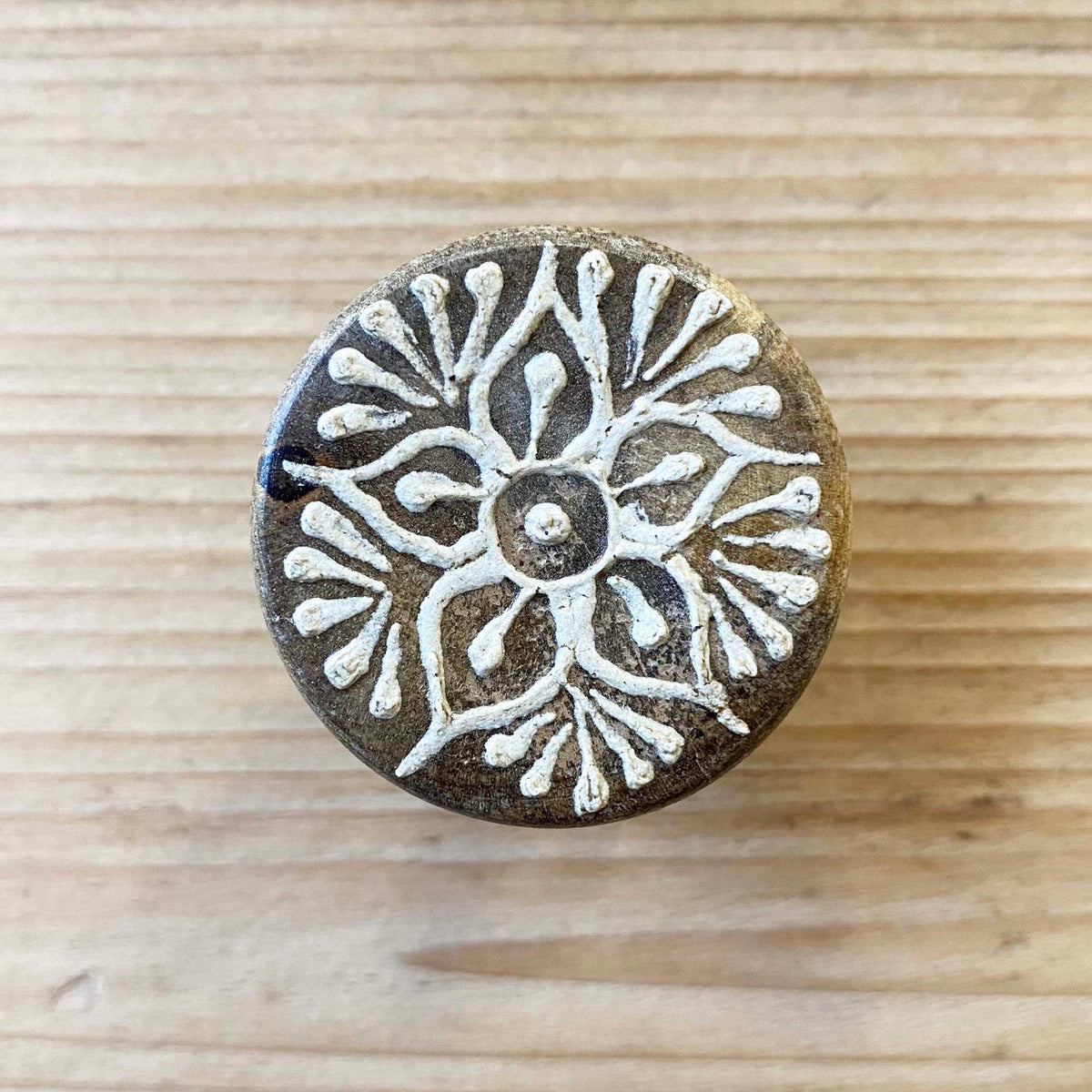 Wooden Motif E Knob - 3.5cm