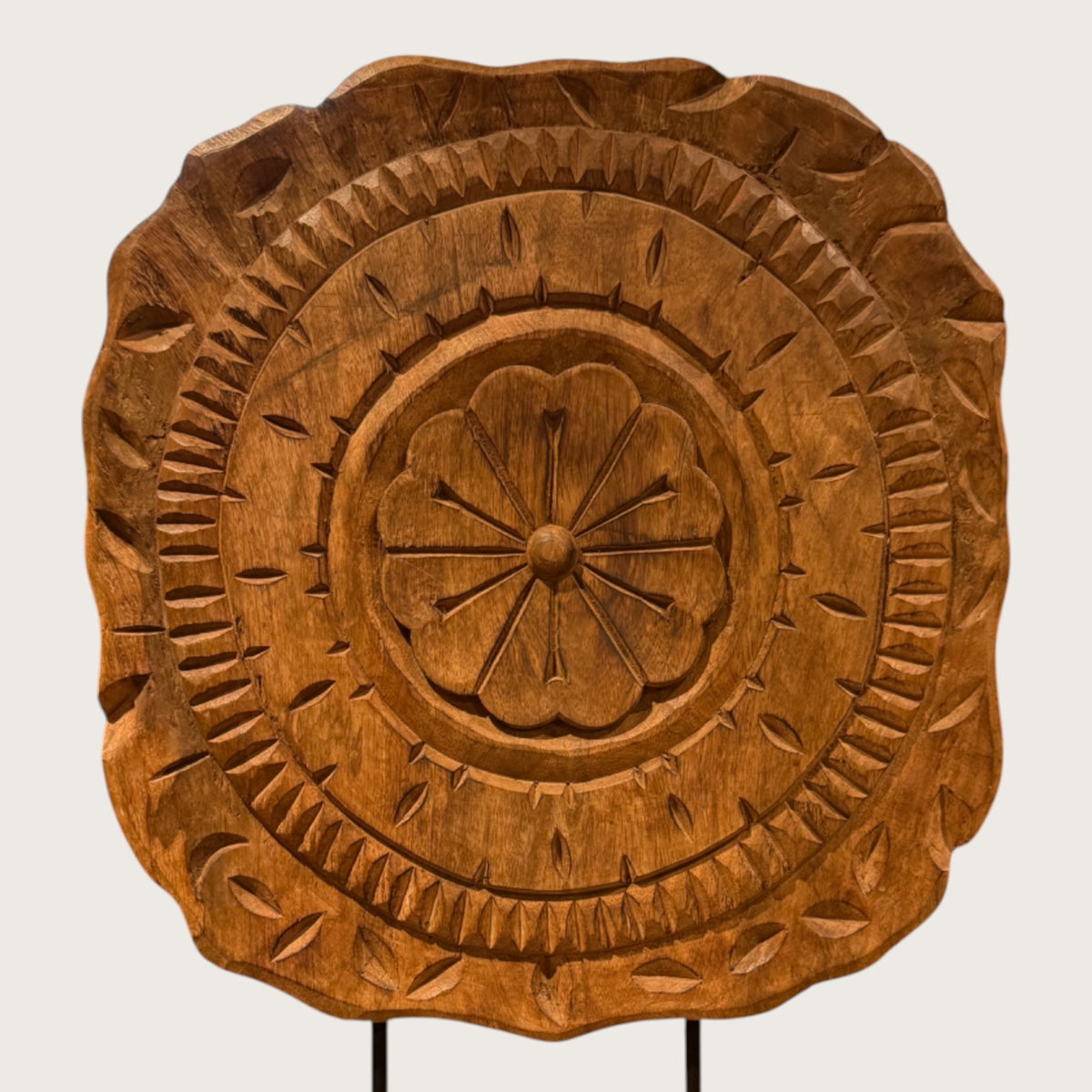 Round Carving on Base - Natural