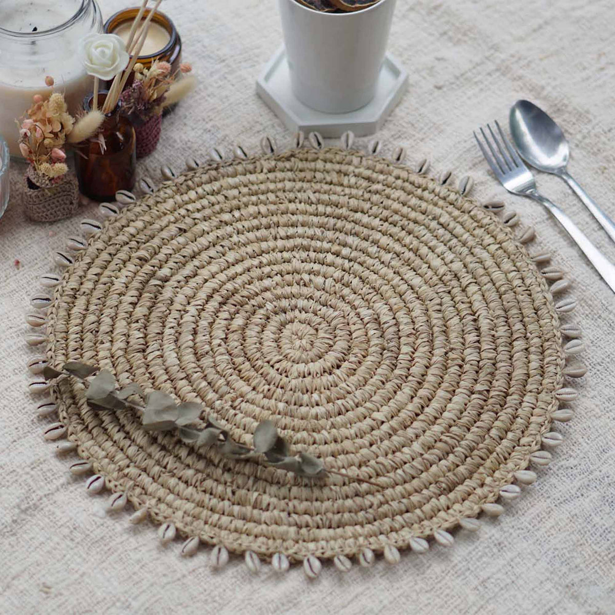 Shell Placemat - Raffia