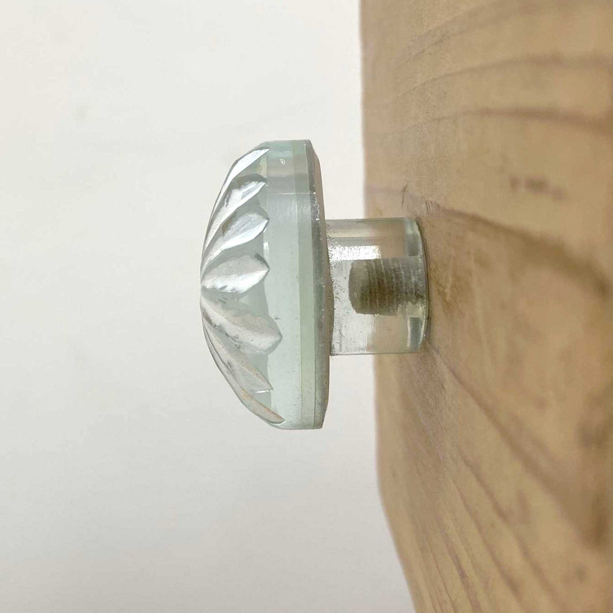 Glass White Snow Knob - 4cm