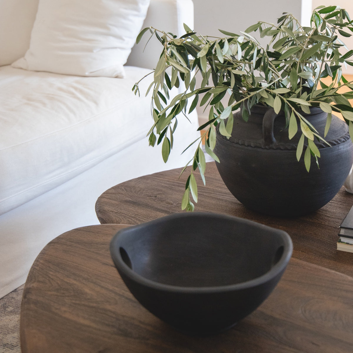 Mela Black Terracotta Vase