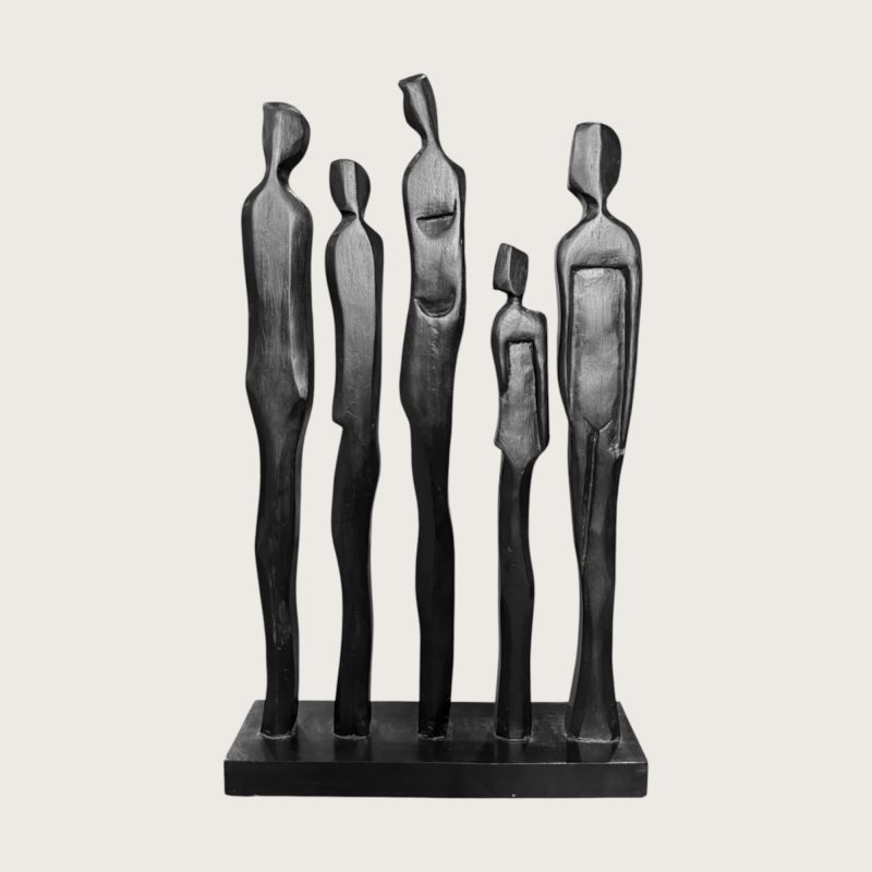 Tall figures On Base Black IMG1